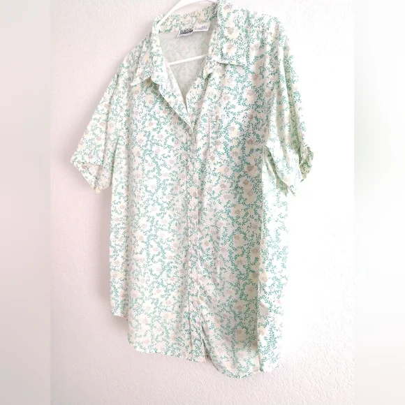 FLAW Thin Vintage Fabric Cute Floral Camp Shirt Basic Editions Plus Size 18W - Picture 6 of 6